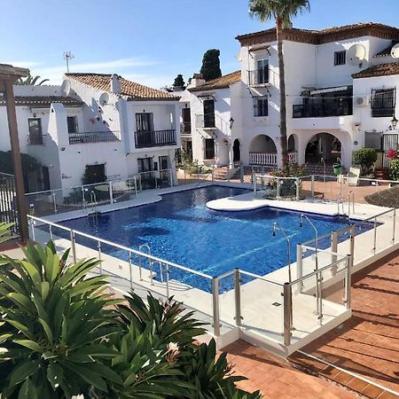 Вілла Nueva Nerja Pueblo Andaluz Casa Grafton Екстер'єр фото
