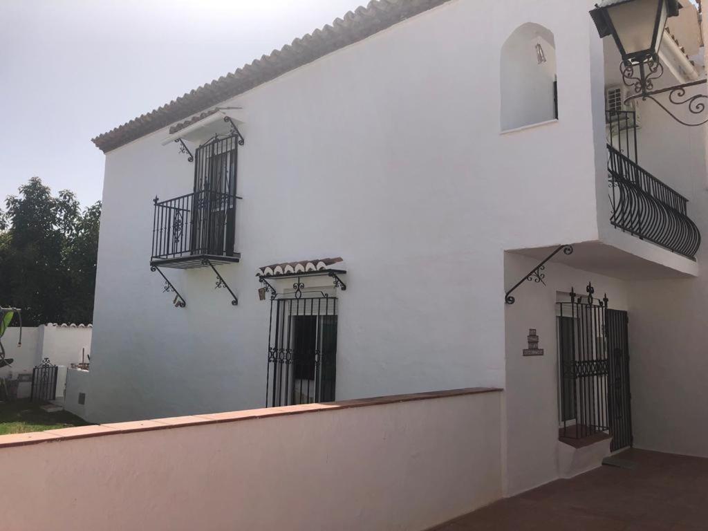 Вілла Nueva Nerja Pueblo Andaluz Casa Grafton Екстер'єр фото