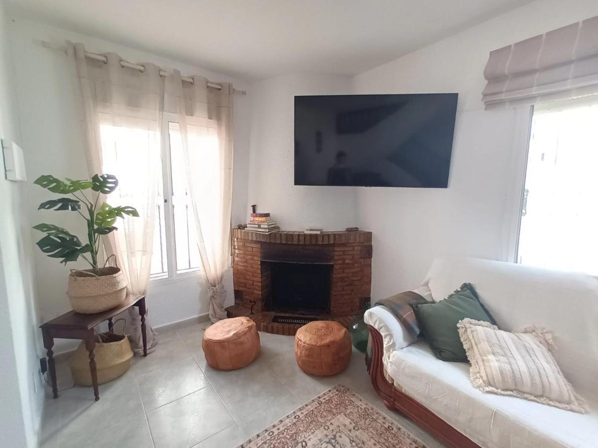 Вілла Nueva Nerja Pueblo Andaluz Casa Grafton Екстер'єр фото