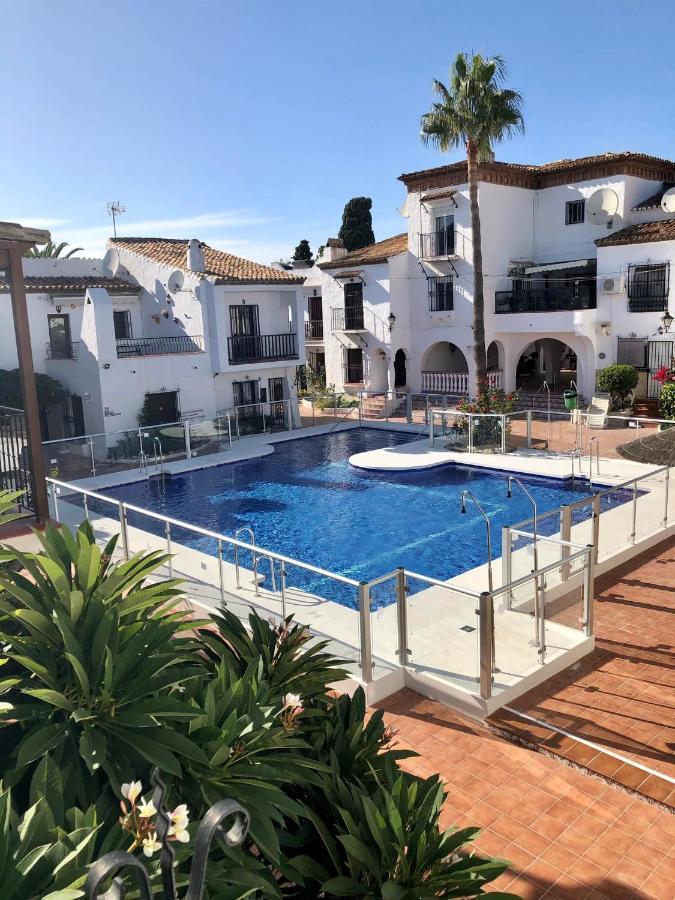 Вілла Nueva Nerja Pueblo Andaluz Casa Grafton Екстер'єр фото