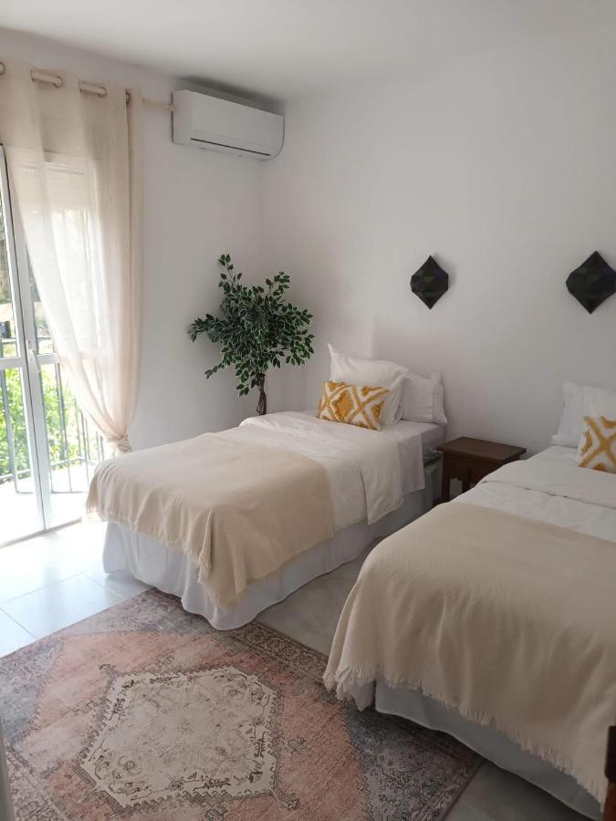 Вілла Nueva Nerja Pueblo Andaluz Casa Grafton Екстер'єр фото